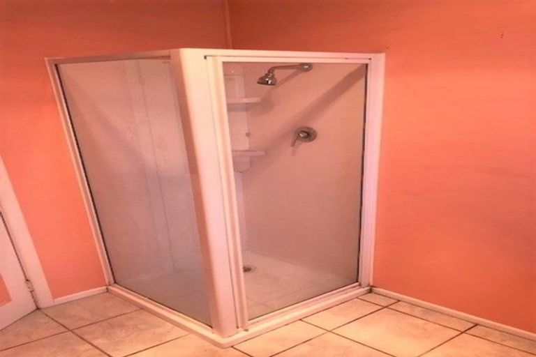 Photo of property in 68a Flanshaw Road, Te Atatu South, Auckland, 0610