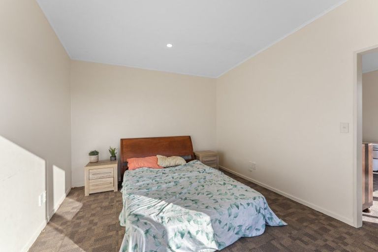 Photo of property in 32 Temuera Street, Otaki, 5512