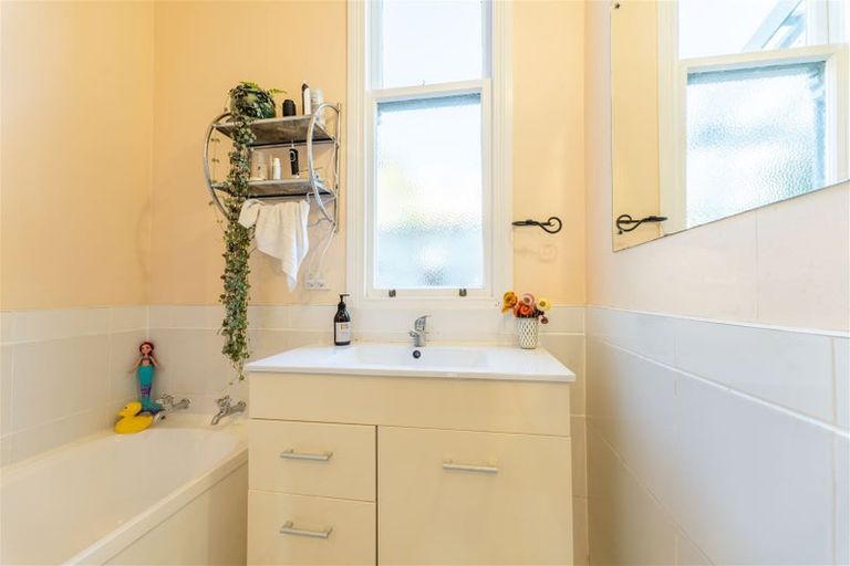 Photo of property in 37 Test Street, South Hill, Oamaru, 9400