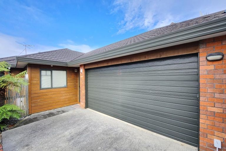 Photo of property in 6a Marjory Close, Broadmeadows, Wellington, 6035