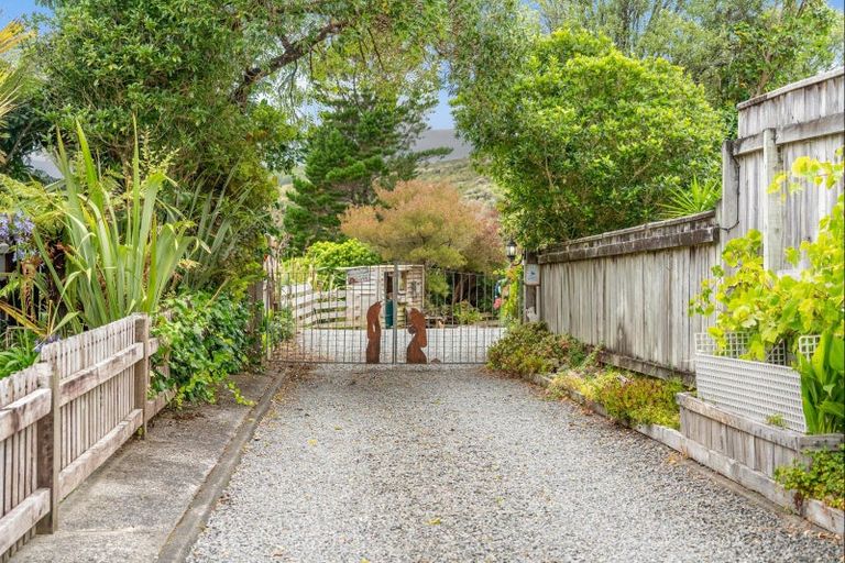 Photo of property in 17 Seymour Grove, Kingsley Heights, Upper Hutt, 5018