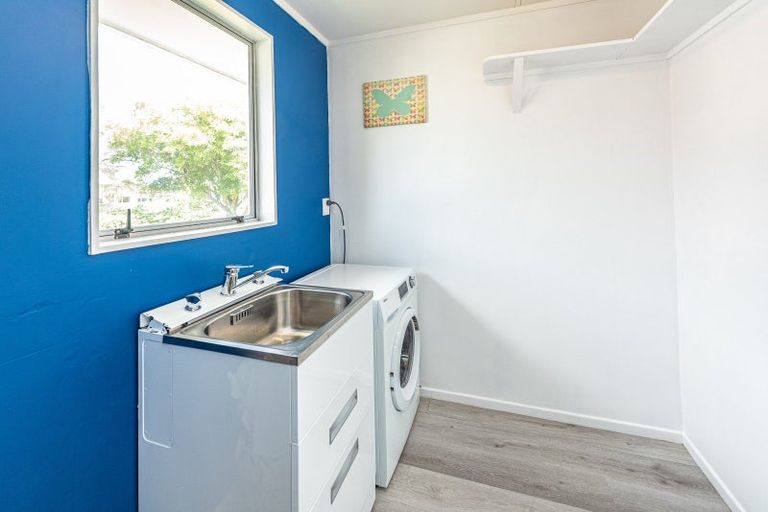 Photo of property in 12 Massey Street, Aramoho, Whanganui, 4500