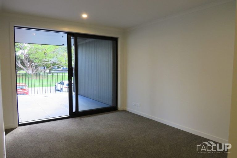 Photo of property in 2/194 Buckley Avenue, Hobsonville, Auckland, 0616