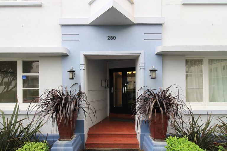 Photo of property in Olympus Flats, 1/280 Oriental Parade, Oriental Bay, Wellington, 6011