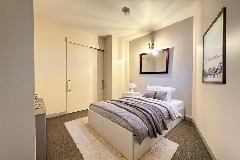 Photo of property in Gerondis Bldg Apartments, 401/60 Willis Street, Wellington Central, Wellington, 6011