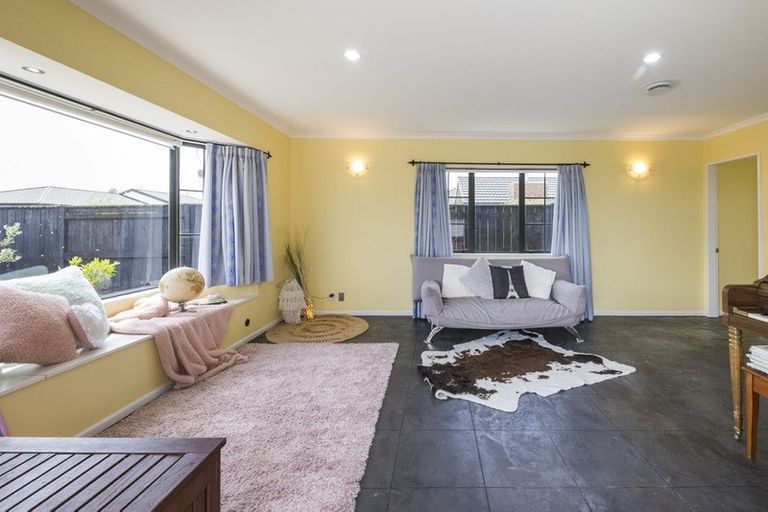 Photo of property in 145 Schnell Drive, Kelvin Grove, Palmerston North, 4414