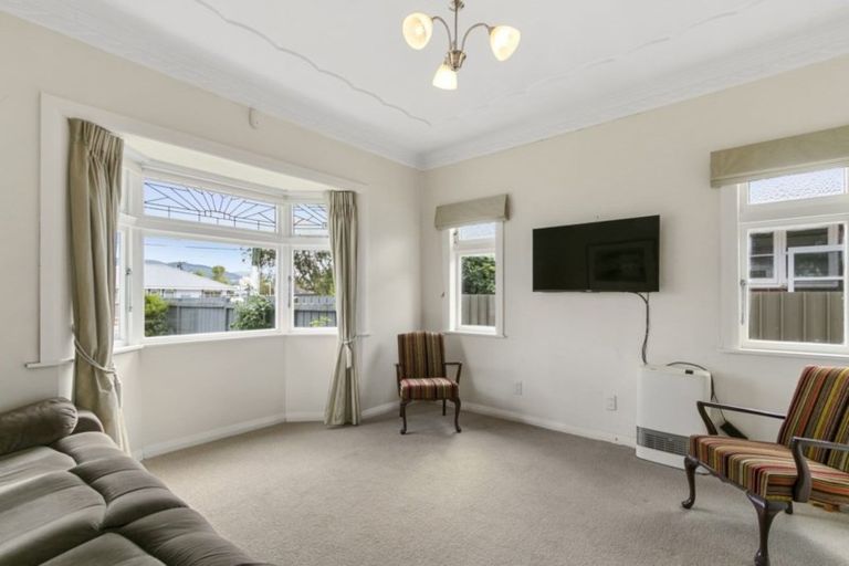 Photo of property in 142 Waiwhetu Road, Waterloo, Lower Hutt, 5011
