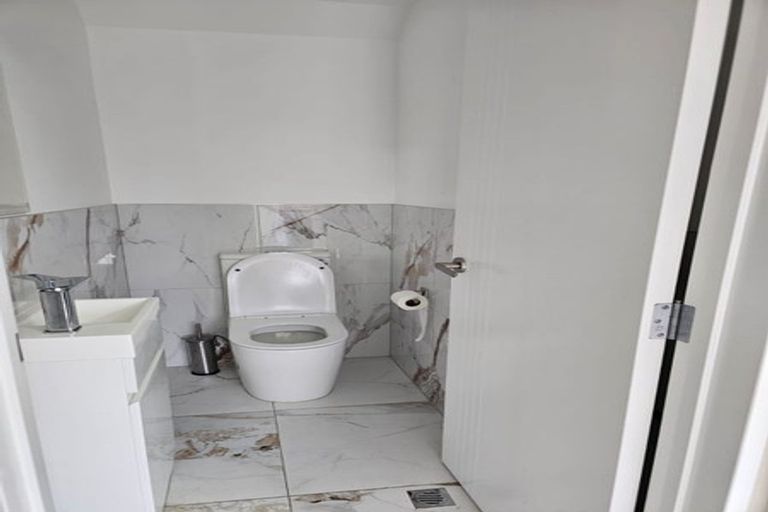 Photo of property in 83a Hutchinsons Road, Bucklands Beach, Auckland, 2014