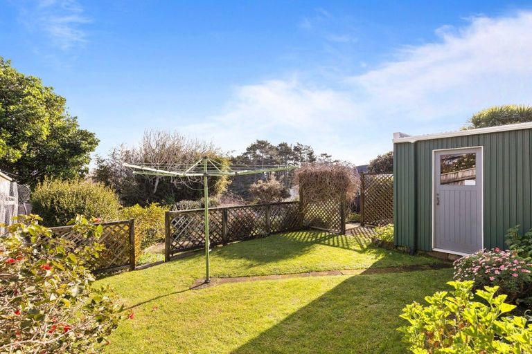 Photo of property in 110 Pioneer Road, Moturoa, New Plymouth, 4310