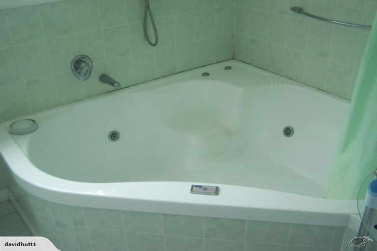 Photo of property in 42 Kamahi Street, Stokes Valley, Lower Hutt, 5019