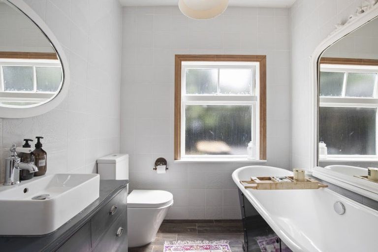 Photo of property in 13 Norfolk Rise, Waiuku, 2123