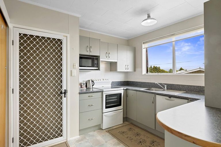 Photo of property in 2/3 Bideford Street, Brooklands, New Plymouth, 4310