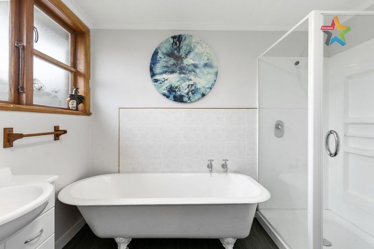 Photo of property in 71 Hewer Crescent, Naenae, Lower Hutt, 5011