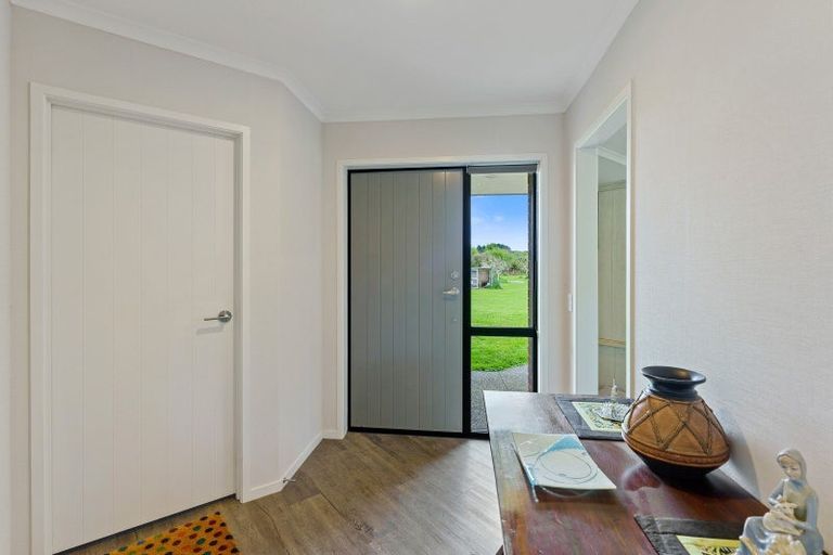 Photo of property in 40 Kristin Place, Manakau, Levin, 5573