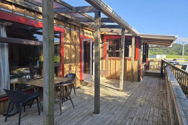 Photo of property in 240 Arapito Road, Karamea, 7893