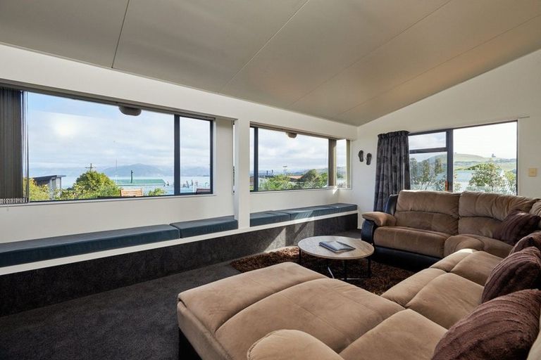 Photo of property in 17 Kotare Place, South Bay, Kaikoura, 7300