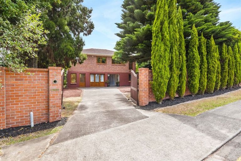 Photo of property in 60 Royal View Road, Te Atatu South, Auckland, 0610