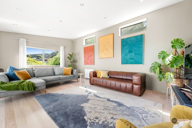 Photo of property in 4 Singers Road, Korokoro, Lower Hutt, 5012