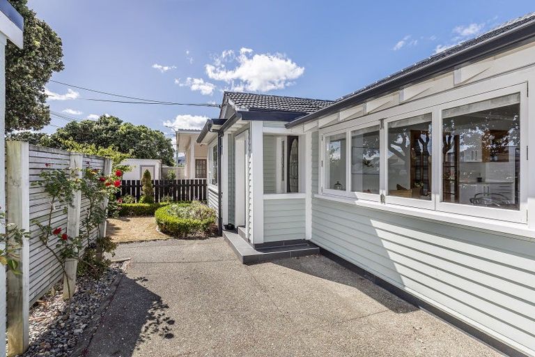 Photo of property in 52 Dundas Street, Seatoun, Wellington, 6022