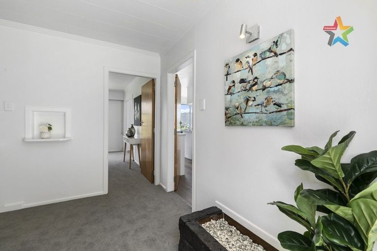 Photo of property in 10 Major Drive, Kelson, Lower Hutt, 5010