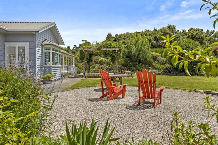 Photo of property in 35a Pinchgut Road, Kaukapakapa, 0873
