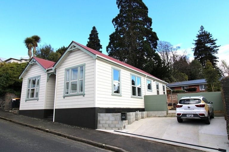 Photo of property in 2 Fernhill Street, Dunedin Central, Dunedin, 9016