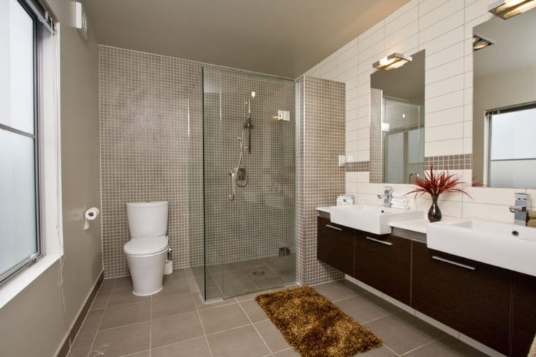 Photo of property in 3 Harrowglen Drive, Northcross, Auckland, 0632