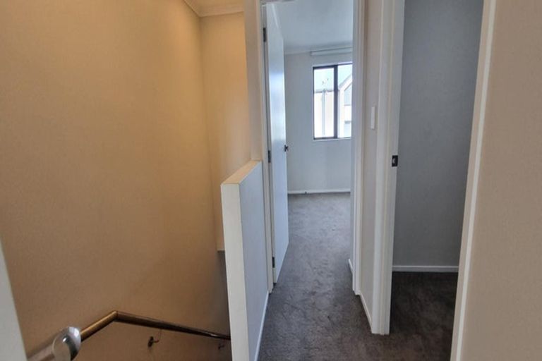 Photo of property in 3/66 Swanson Road, Henderson, Auckland, 0610