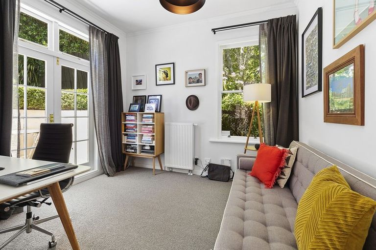 Photo of property in 70 Overtoun Terrace, Hataitai, Wellington, 6021