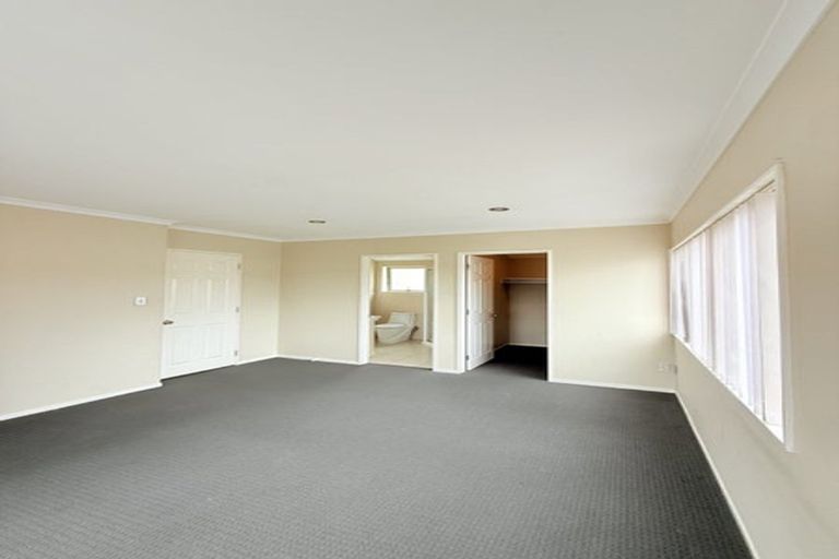 Photo of property in 2 Tavua Lane, Ranui, Auckland, 0612