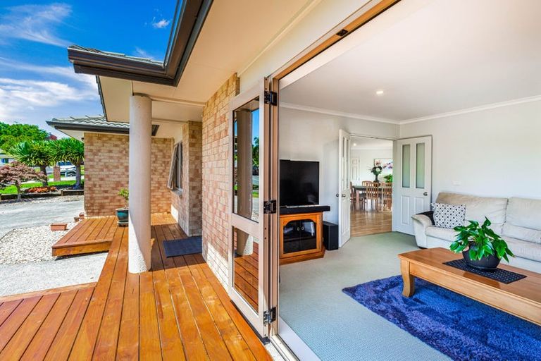 Photo of property in 14 Semillon Avenue, Henderson, Auckland, 0612