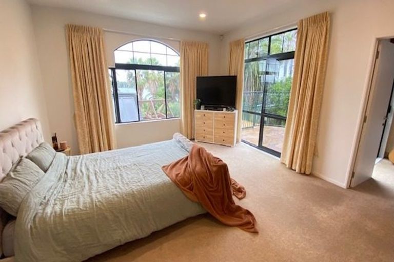 Photo of property in 11 Manor Park, Sunnyhills, Auckland, 2010