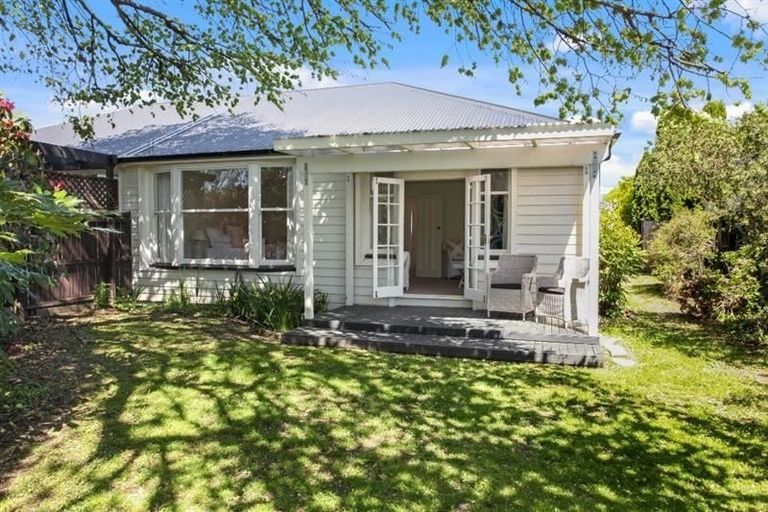 Photo of property in 2/93a Glandovey Road, Fendalton, Christchurch, 8052