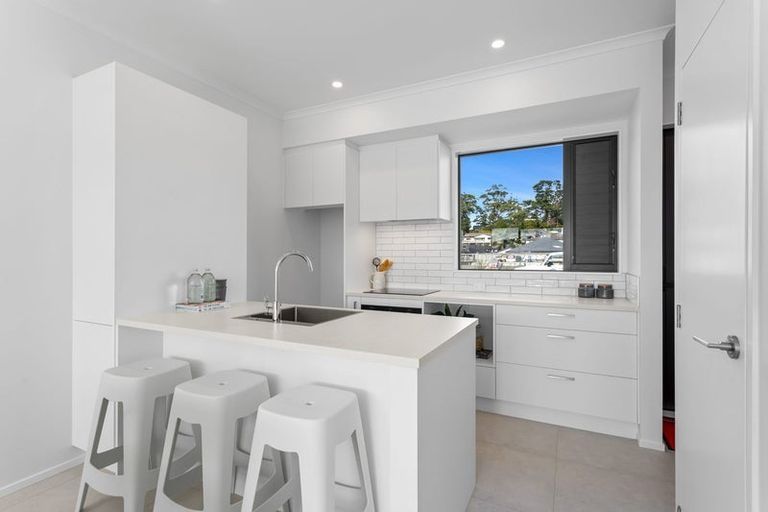 Photo of property in 42 Cambie Avenue, Red Beach, 0932