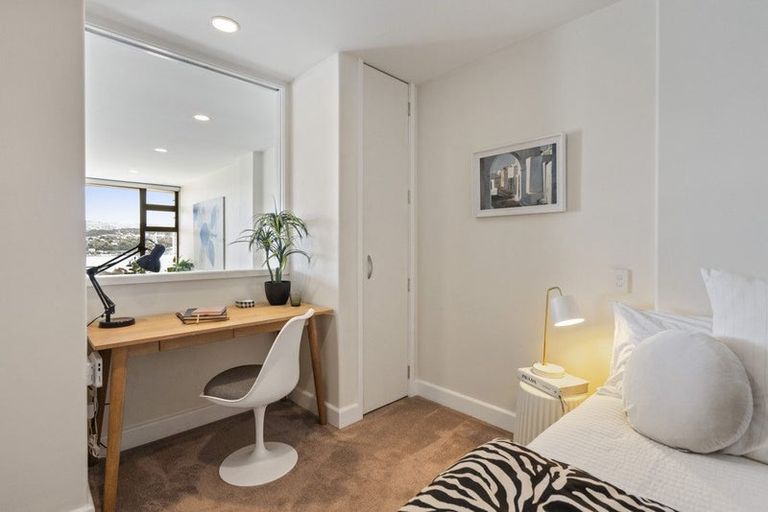 Photo of property in Shelley Bay Terraces, 2/61 Maupuia Road, Maupuia, Wellington, 6022