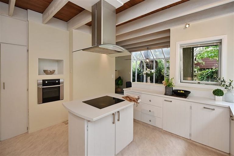 Photo of property in 241 Cannon Hill Crescent, Mount Pleasant, Christchurch, 8081