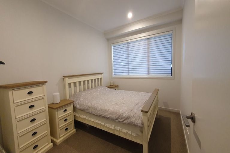 Photo of property in 5/3 Genevieve Lane, Hobsonville, Auckland, 0616