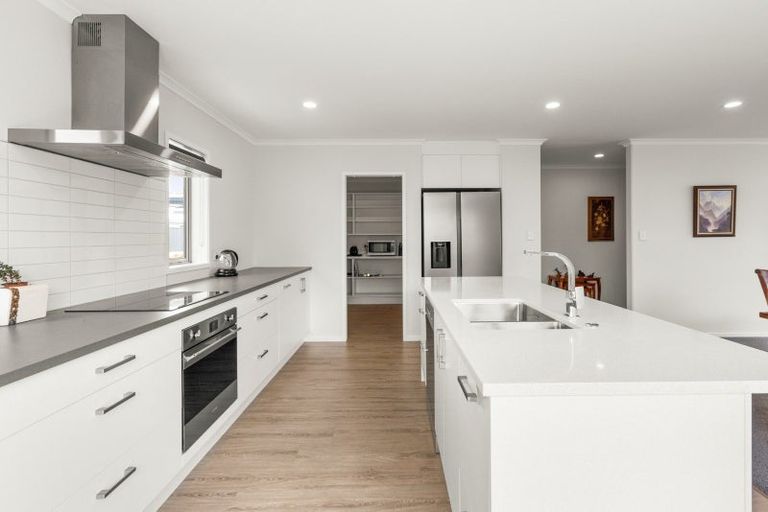 Photo of property in 14 Rangataiki Place, Te Awa, Napier, 4110