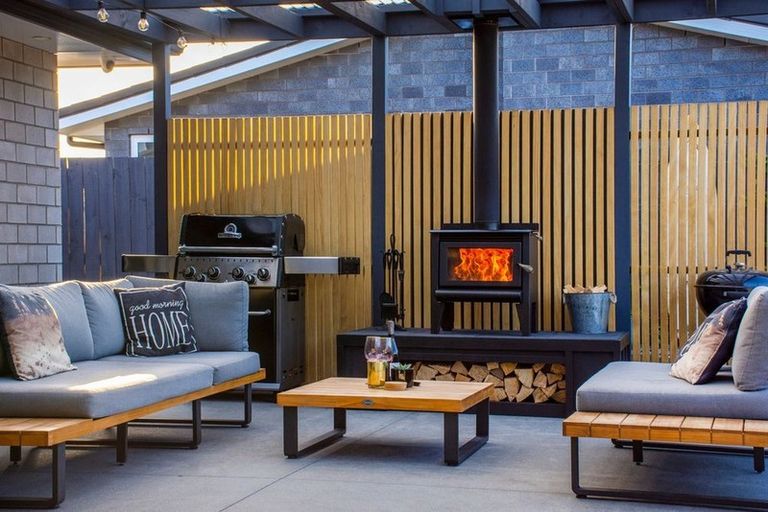 Photo of property in 22 Rainey Crescent, Papamoa Beach, Papamoa, 3118