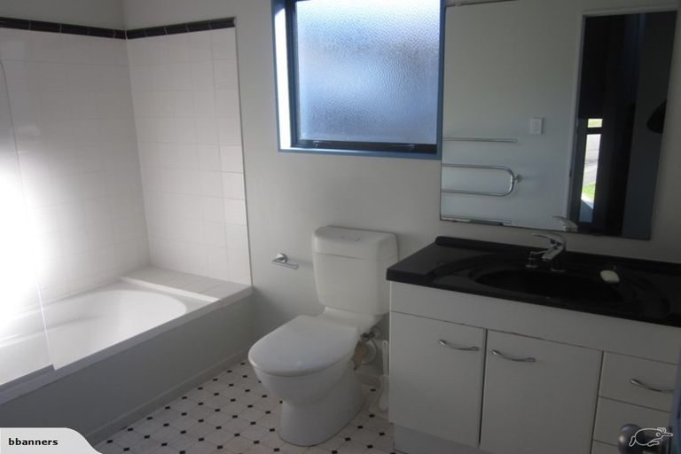 Photo of property in 30a Bowes Crescent, Strathmore Park, Wellington, 6022