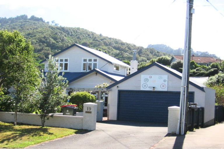 Photo of property in 19 Ngatoto Street, Khandallah, Wellington, 6035