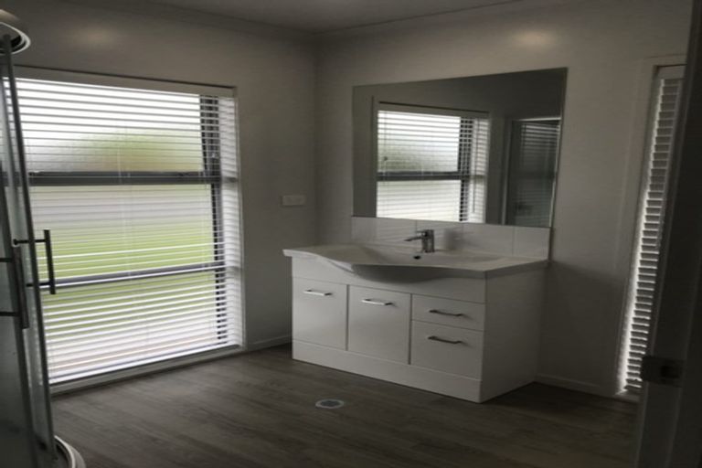 Photo of property in 1/30 Heath Street, Saint Andrews, Hamilton, 3200