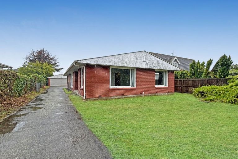 Photo of property in 416 Memorial Avenue, Burnside, Christchurch, 8053