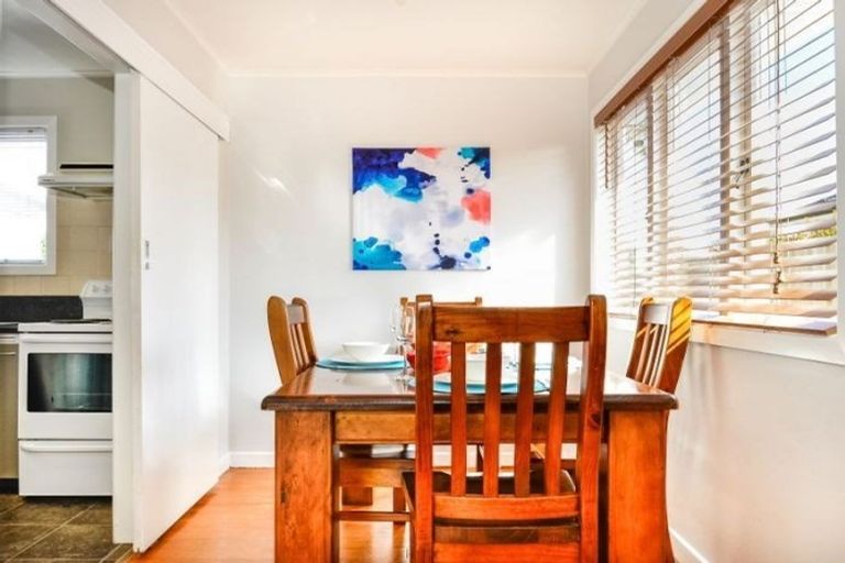 Photo of property in 420 Old Te Atatu Road, Te Atatu Peninsula, Auckland, 0610