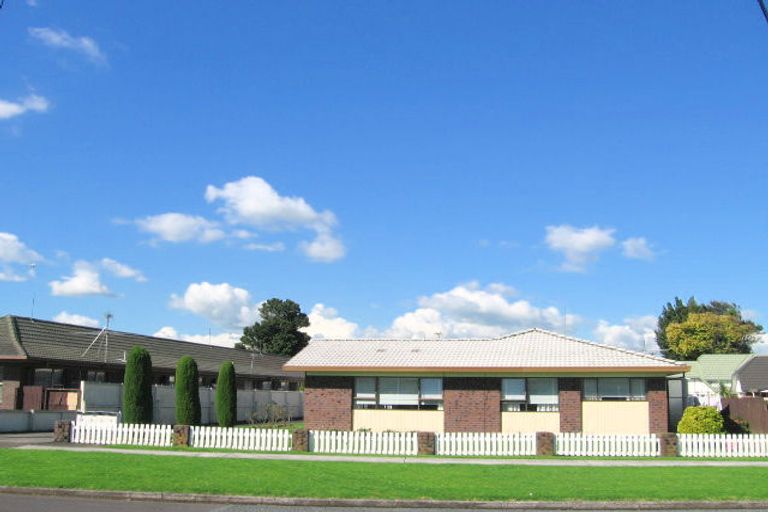 Photo of property in 2/16 Regent Street, Papatoetoe, Auckland, 2025