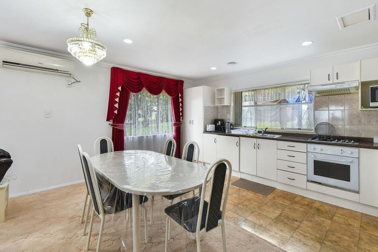 Photo of property in 1 Astelia Place, Goodwood Heights, Auckland, 2105