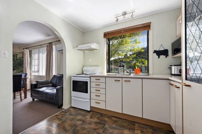 Photo of property in 68a Gemstone Drive, Birchville, Upper Hutt, 5018