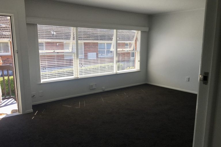 Photo of property in 2/13 Dodson Avenue, Milford, Auckland, 0620