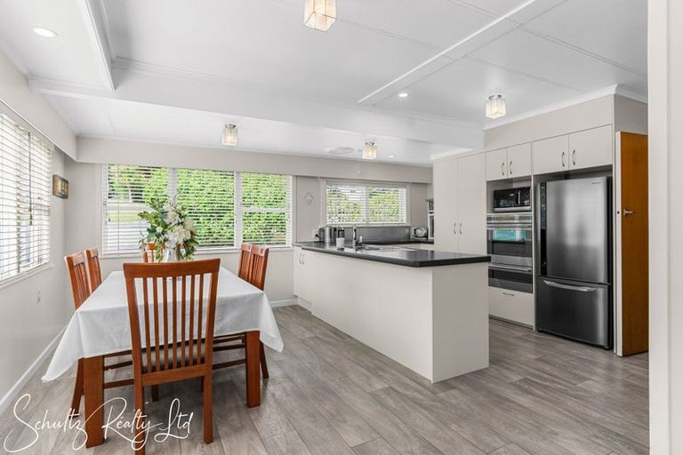 Photo of property in 25 Whaka Street, Maungaturoto, 0520