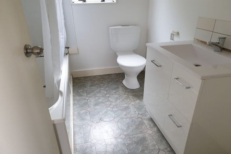 Photo of property in 96a Rangituhi Crescent, Takapuwahia, Porirua, 5022